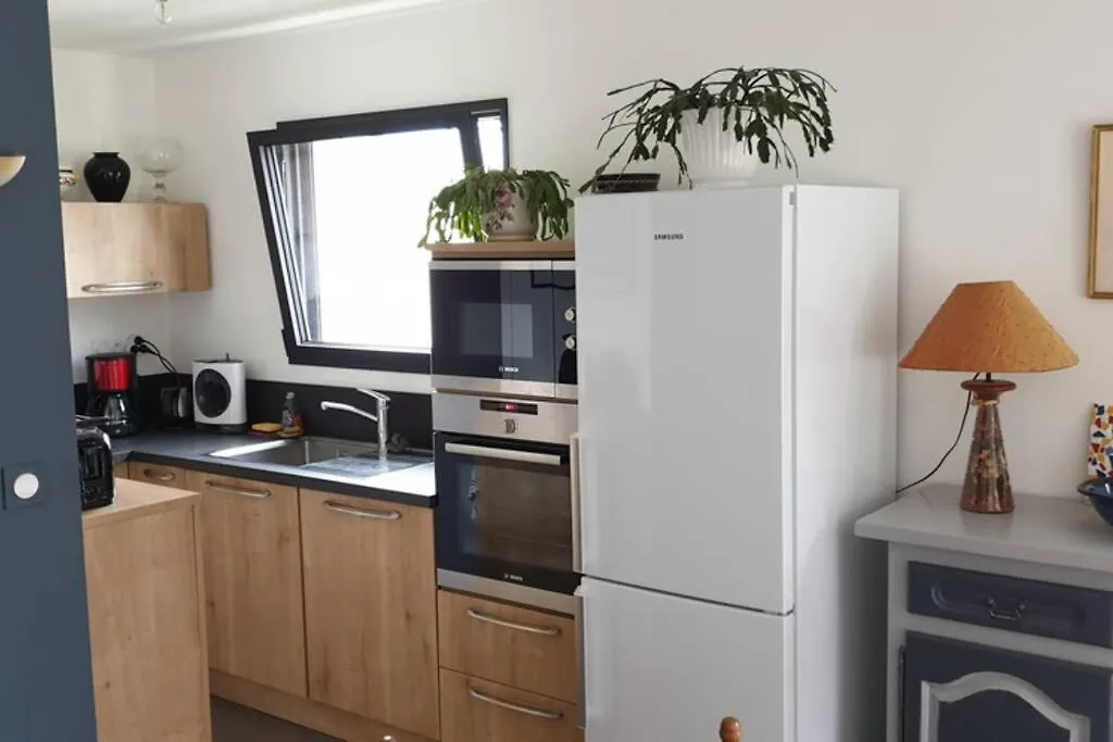 Holiday home Les Embruns Jardin Villa Saint-Pol-de-Leon