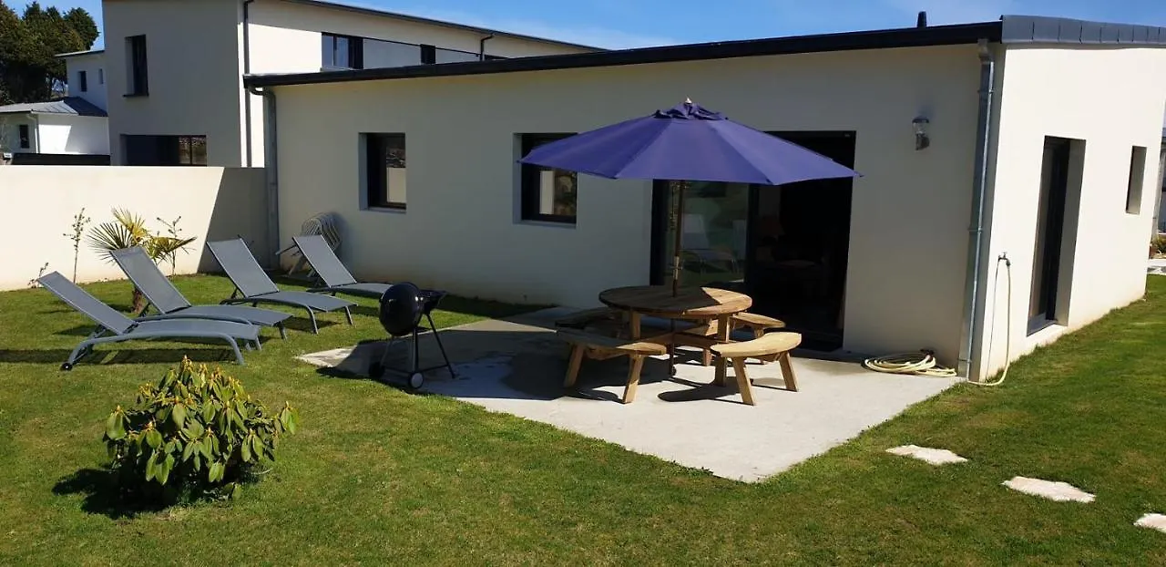 Holiday home Les Embruns Jardin Villa Saint-Pol-de-Leon France